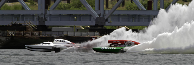 Dave Villwock and Steve David Battle in the Final Heat of the Lucas Oil Madison Regatta - Photo by Chris Denslow - H1