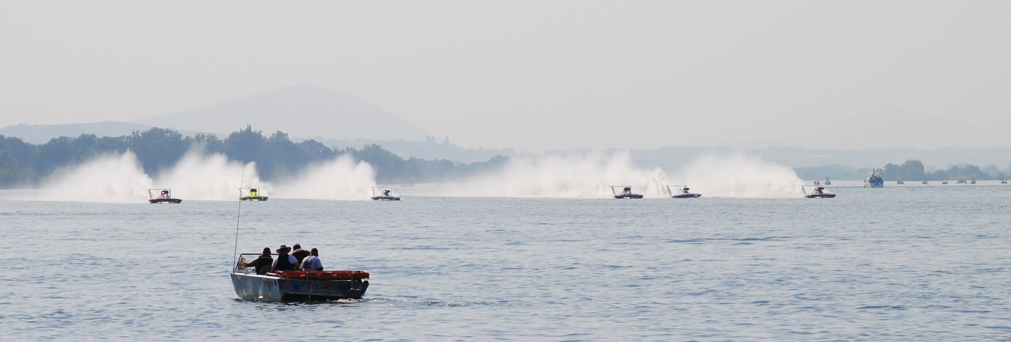 Steve David (far right) hits the line in lane 1 in the 1 Oh Boy! Oberto. Photo by Craig Barney