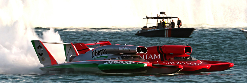 Jimmy Shane and J. Michael Kelly battle in the Final Heat of the Oryx Cup UIM World Championship