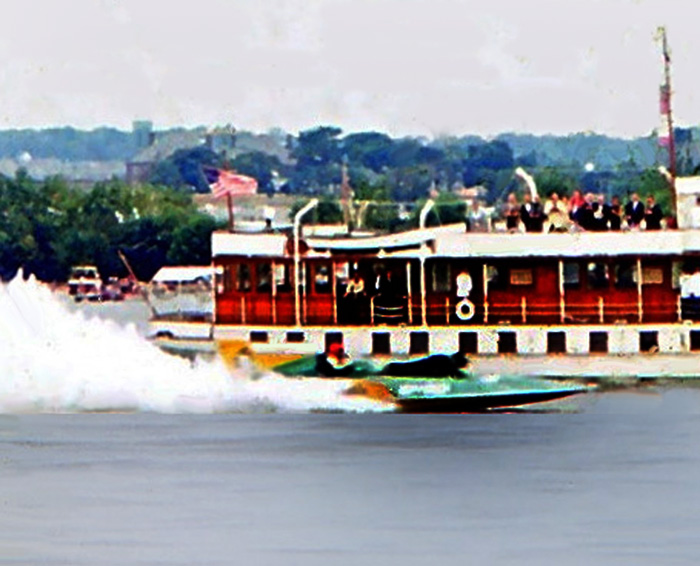 Miss Bardahl / Ron Musson